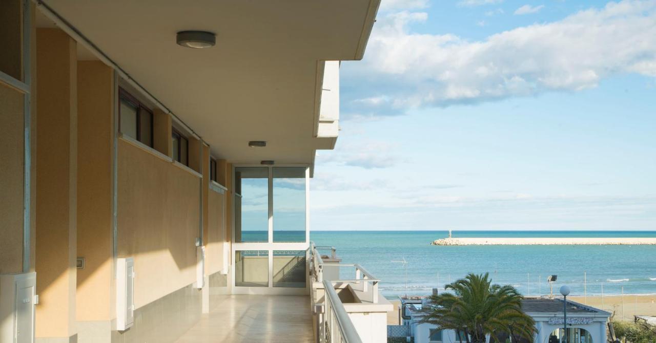 I Suoni Del Mare Apartman Porto San Giorgio Kültér fotó