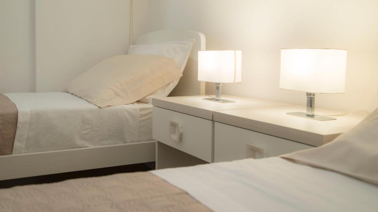 I Suoni Del Mare Apartman Porto San Giorgio Kültér fotó