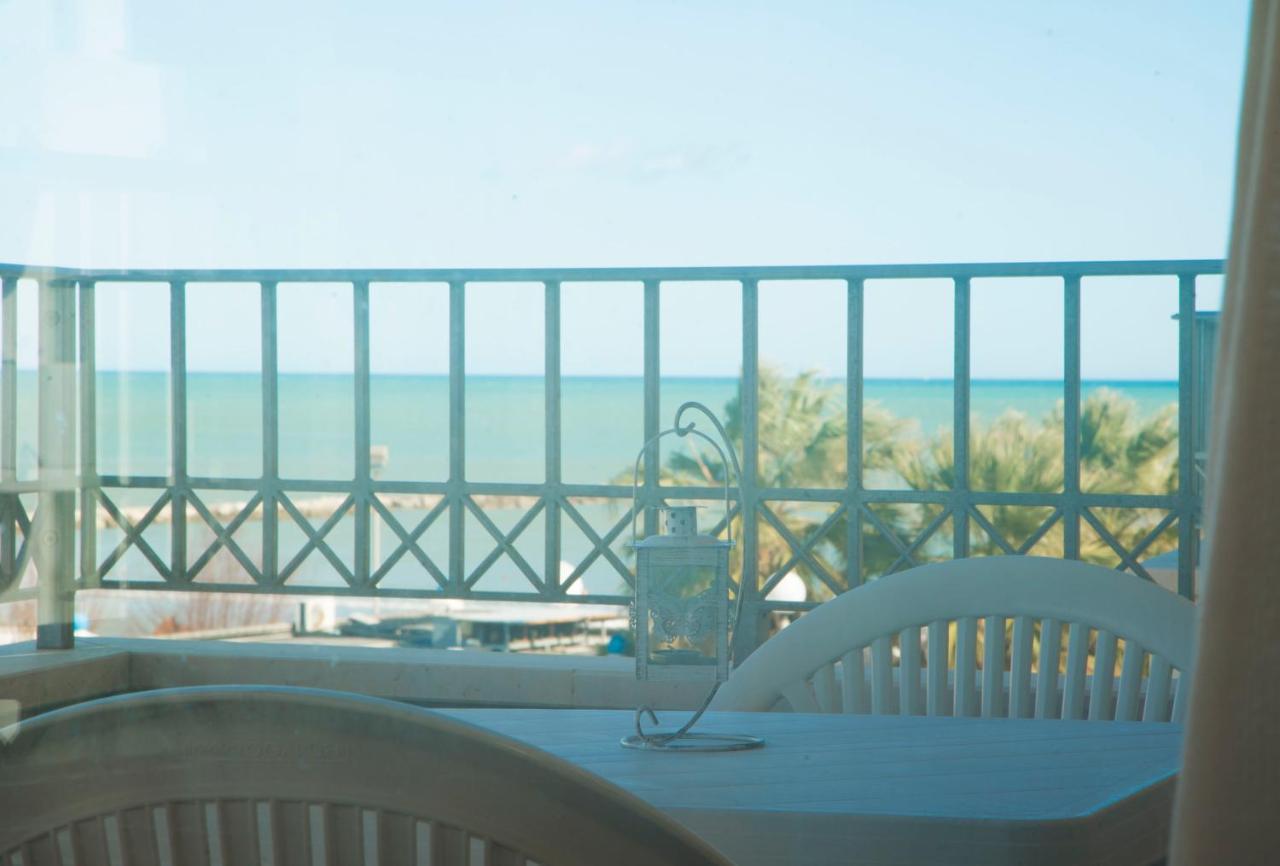 I Suoni Del Mare Apartman Porto San Giorgio Kültér fotó