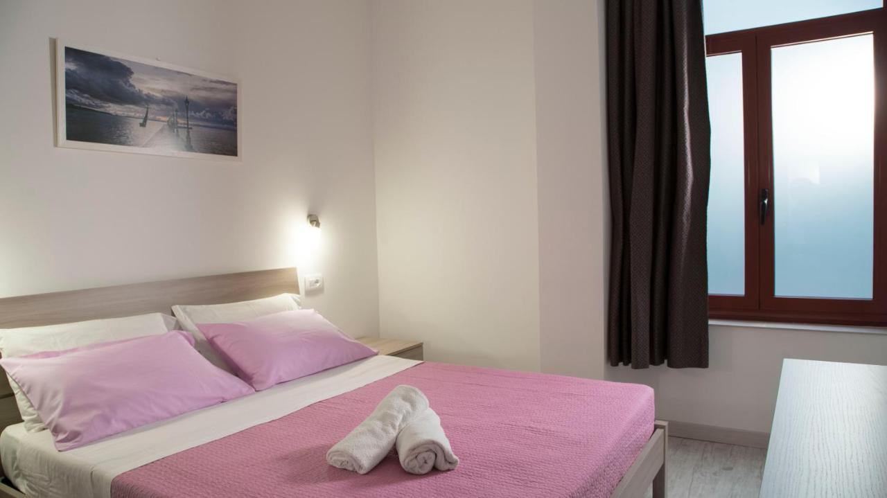 I Suoni Del Mare Apartman Porto San Giorgio Kültér fotó