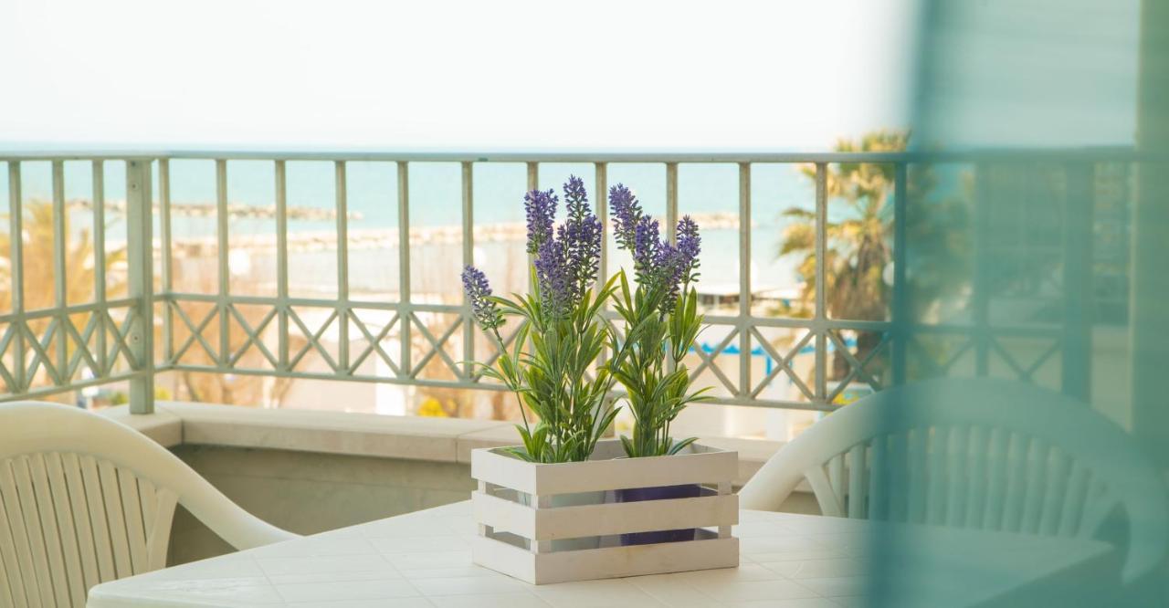 I Suoni Del Mare Apartman Porto San Giorgio Kültér fotó