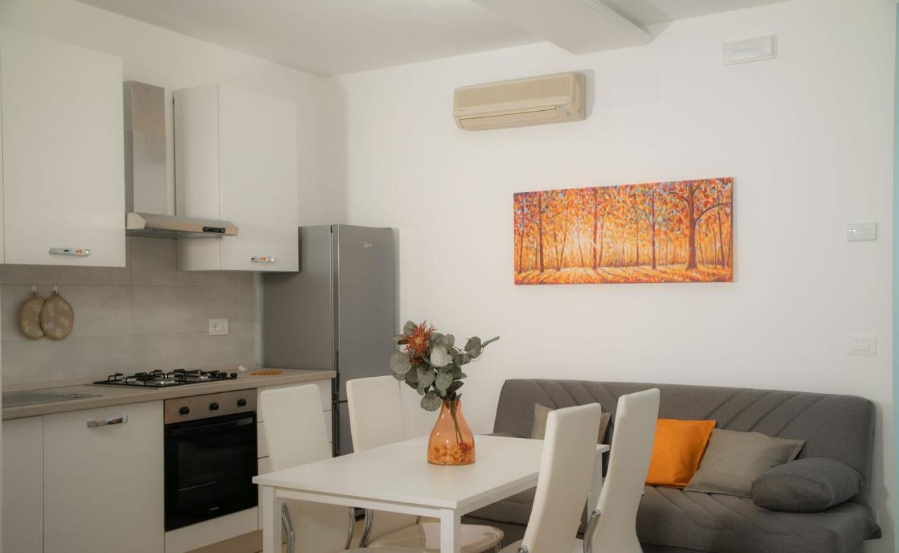 I Suoni Del Mare Apartman Porto San Giorgio Kültér fotó