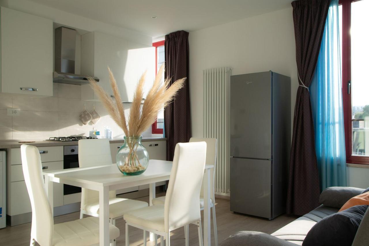 I Suoni Del Mare Apartman Porto San Giorgio Kültér fotó