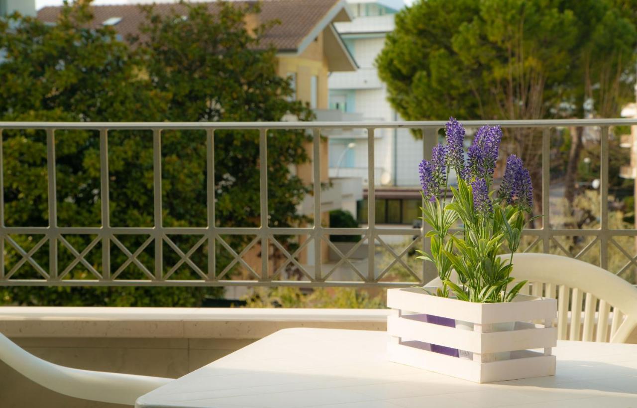 I Suoni Del Mare Apartman Porto San Giorgio Kültér fotó