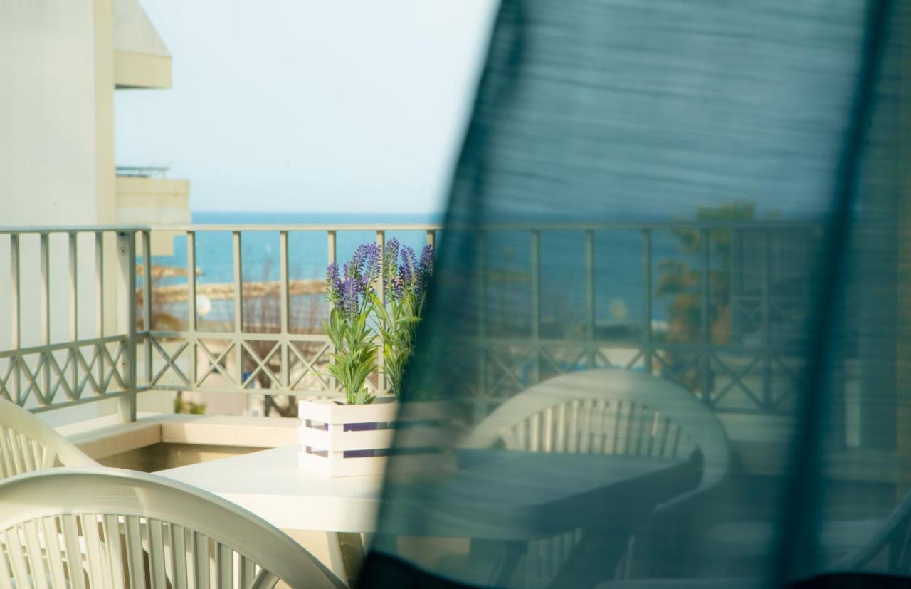 I Suoni Del Mare Apartman Porto San Giorgio Kültér fotó