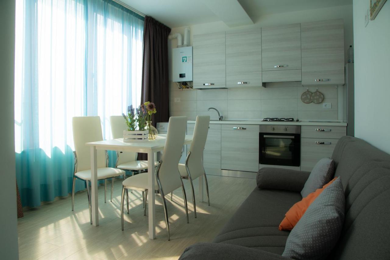 I Suoni Del Mare Apartman Porto San Giorgio Kültér fotó