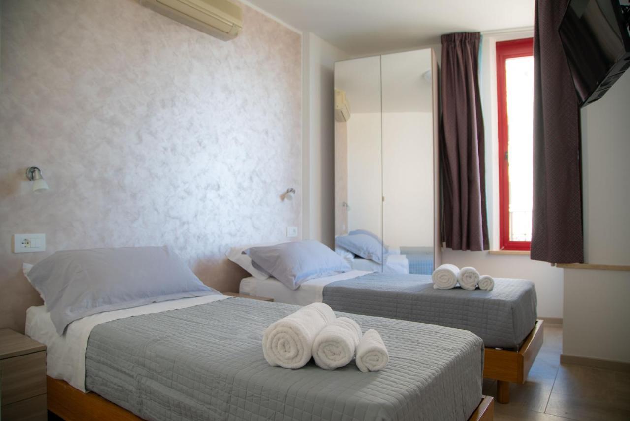 I Suoni Del Mare Apartman Porto San Giorgio Kültér fotó