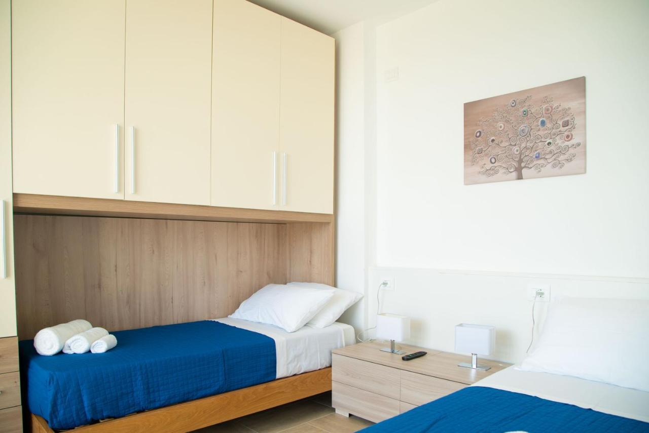 I Suoni Del Mare Apartman Porto San Giorgio Kültér fotó