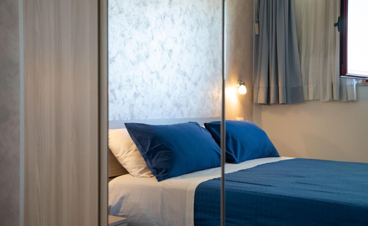 I Suoni Del Mare Apartman Porto San Giorgio Kültér fotó